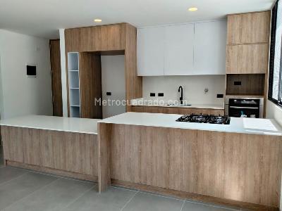 Apartamento en venta en El Poblado, Medellín · foto 5 de 19