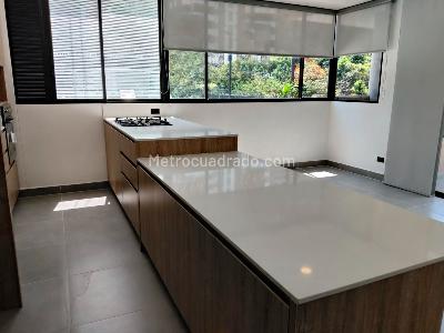 Apartamento en venta en El Poblado, Medellín · foto 6 de 19