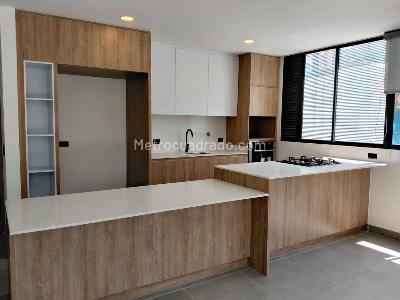 Apartamento en venta en El Poblado, Medellín · foto 8 de 19