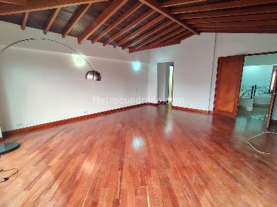 Casa de 3 alcobas en arriendo en El Poblado, Medellín, 825 m² · foto 12 de 17