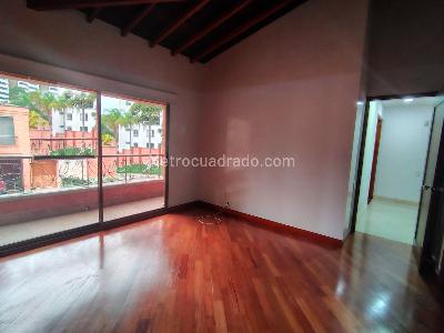 Casa de 3 alcobas en arriendo en El Poblado, Medellín, 825 m² · foto 13 de 17