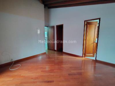 Casa de 3 alcobas en arriendo en El Poblado, Medellín, 825 m² · foto 15 de 17