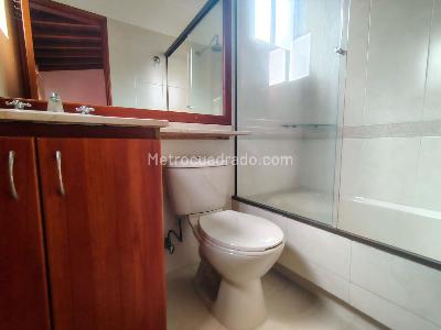 Casa de 3 alcobas en arriendo en El Poblado, Medellín, 825 m² · foto 17 de 17