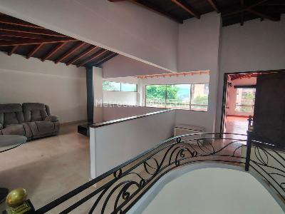 Casa de 3 alcobas en arriendo en El Poblado, Medellín, 825 m² · foto 9 de 17