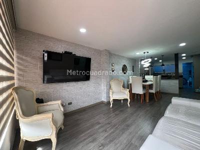 Casa de 3 alcobas en venta en Envigado, Envigado, 115 m² · foto 2 de 16
