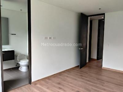 Apartamento de 2 alcobas en venta en El Poblado, Medellín, 105 m² · foto 11 de 18