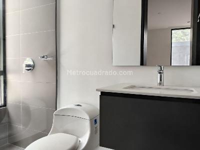 Apartamento de 2 alcobas en venta en El Poblado, Medellín, 105 m² · foto 17 de 18
