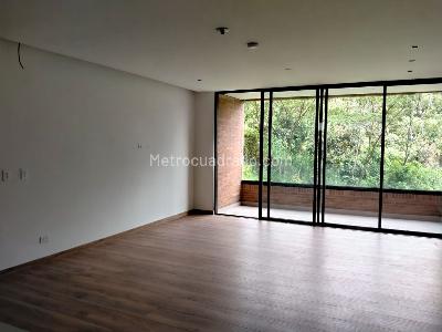 Apartamento de 2 alcobas en venta en El Poblado, Medellín, 105 m² · foto 2 de 18
