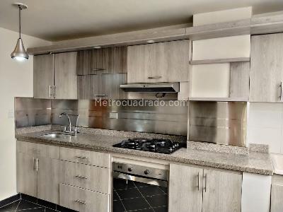 Apartamento en venta en El Poblado, Medellín · foto 6 de 20