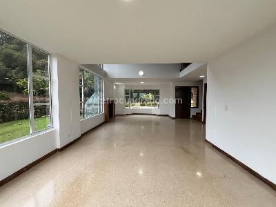 Casa de 5 alcobas en venta en Envigado, Envigado, 340 m² · foto 3 de 20