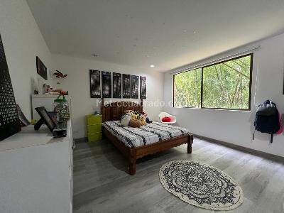 Casa en arriendo en El Poblado, Medellín · foto 13 de 19