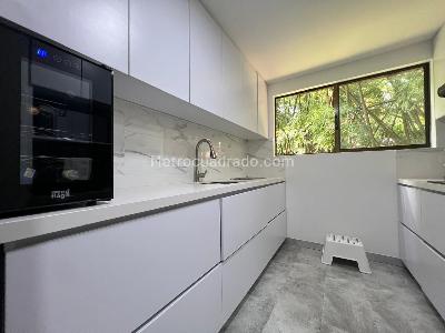 Casa en arriendo en El Poblado, Medellín · foto 5 de 19