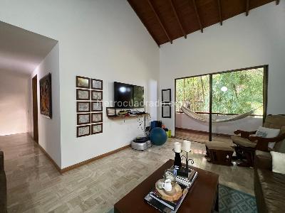 Casa en arriendo en El Poblado, Medellín · foto 7 de 19