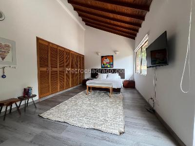 Casa en arriendo en El Poblado, Medellín · foto 8 de 19