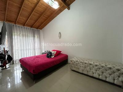 Casa de 3 alcobas en arriendo en Envigado, Envigado, 245 m² · foto 12 de 19