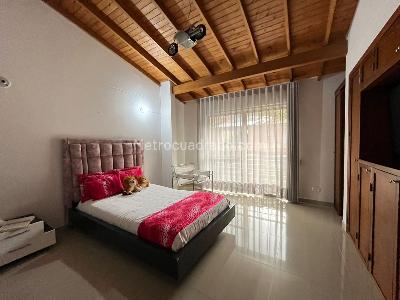 Casa de 3 alcobas en arriendo en Envigado, Envigado, 245 m² · foto 13 de 19