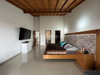 Casa de 3 alcobas en arriendo en Envigado, Envigado, 245 m² · foto 17 de 19