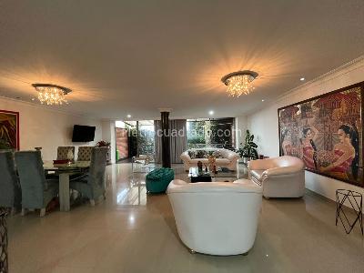 Casa de 3 alcobas en arriendo en Envigado, Envigado, 245 m² · foto 2 de 19