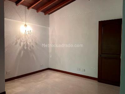 Casa en arriendo en El Poblado, Medellín · foto 12 de 18