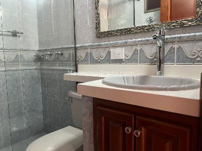 Casa en arriendo en El Poblado, Medellín · foto 17 de 18