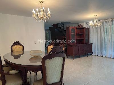 Casa en arriendo en El Poblado, Medellín · foto 3 de 18