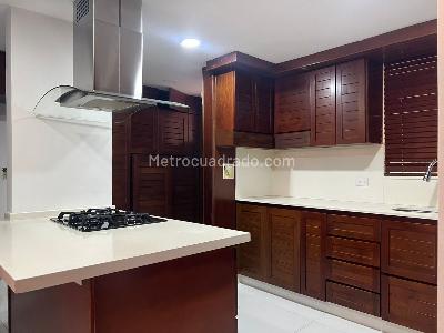 Casa en arriendo en El Poblado, Medellín · foto 5 de 18