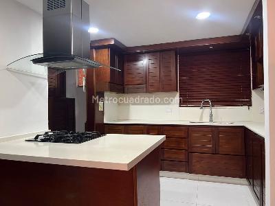 Casa en arriendo en El Poblado, Medellín · foto 6 de 18