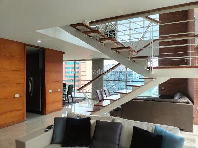 Apartamento en venta en El Poblado, Medellín · foto 2 de 19