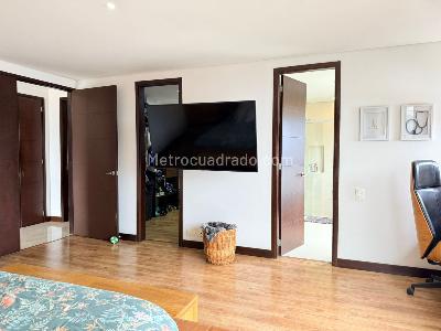 Apartamento de 2 alcobas en venta en El Poblado, Medellín, 188 m² · foto 14 de 19