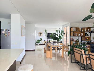 Apartamento de 2 alcobas en venta en El Poblado, Medellín, 188 m² · foto 3 de 19