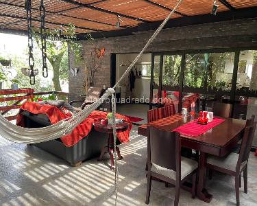 Casa en arriendo en El Poblado, Medellín · foto 4 de 12