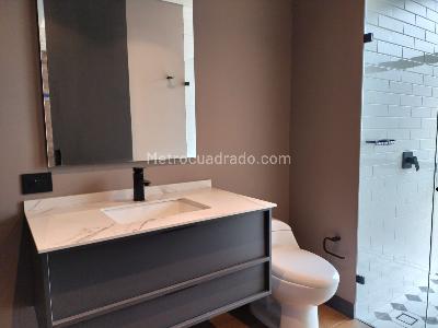 Apartamento de 2 alcobas en venta en El Poblado, Medellín, 104 m² · foto 18 de 19