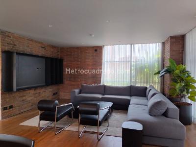 Apartamento de 2 alcobas en venta en El Poblado, Medellín, 104 m² · foto 2 de 19