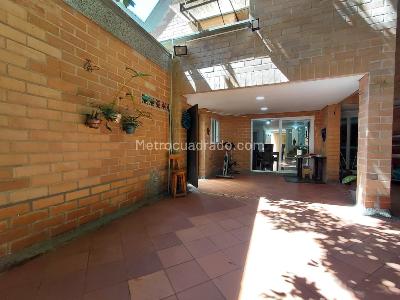 Casa de 4 alcobas en venta en El Poblado, Medellín, 220 m² · foto 19 de 20