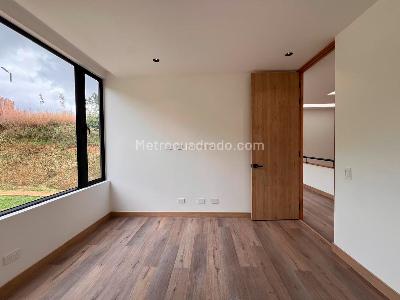 Casa de 3 alcobas en venta en Rionegro, Rionegro, 334 m² · foto 10 de 13