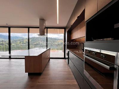 Casa de 3 alcobas en venta en Rionegro, Rionegro, 334 m² · foto 3 de 13