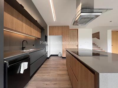 Casa de 3 alcobas en venta en Rionegro, Rionegro, 334 m² · foto 4 de 13