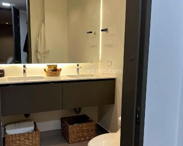Apartamento de 2 alcobas en arriendo en El Poblado, Medellín, 117 m² · foto 11 de 14