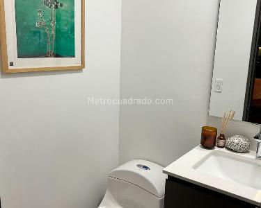 Apartamento de 2 alcobas en arriendo en El Poblado, Medellín, 117 m² · foto 13 de 14