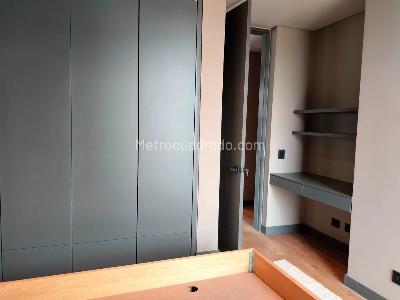 Apartamento de 2 alcobas en venta en El Poblado, Medellín, 101 m² · foto 16 de 19