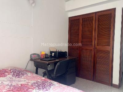 Casa de 4 alcobas en venta en El Poblado, Medellín, 217 m² · foto 14 de 18