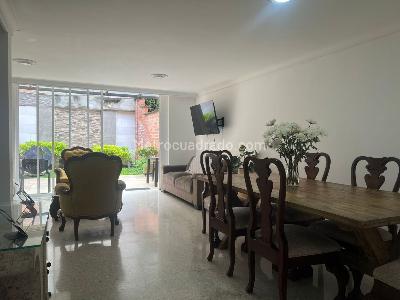 Casa de 4 alcobas en venta en El Poblado, Medellín, 217 m² · foto 2 de 18