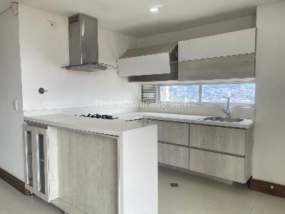 Apartamento de 3 alcobas en arriendo en Sabaneta, Sabaneta, 110 m² · foto 4 de 19