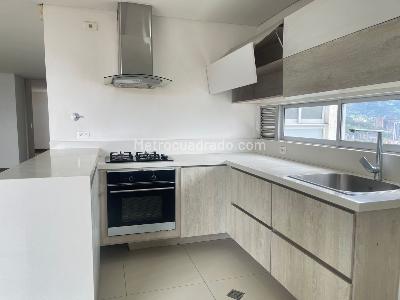 Apartamento de 3 alcobas en arriendo en Sabaneta, Sabaneta, 110 m² · foto 5 de 19