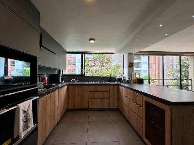 Casa de 4 alcobas en venta en El Poblado, Medellín, 163 m² · foto 6 de 17