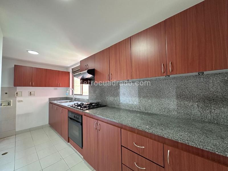 Apartamento en Arriendo, EL POBLADO, Medellín - Więcej