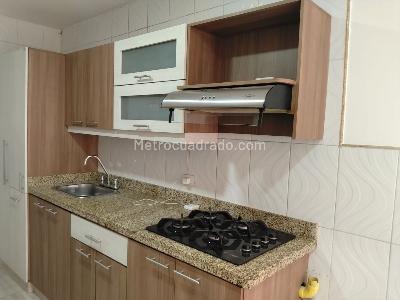 Apartamento de 3 alcobas en arriendo en Castropol, Medellín, 187 m² · foto 7 de 19