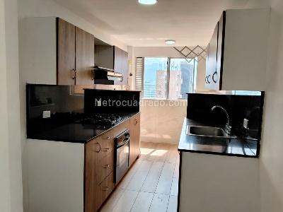 Apartamento de 3 alcobas en arriendo en Castropol, Medellín, 100 m² · foto 5 de 19
