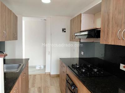 Apartamento de 3 alcobas en arriendo en Castropol, Medellín, 100 m² · foto 8 de 19