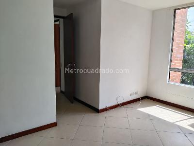Apartamento de 3 alcobas en arriendo en Castropol, Medellín, 100 m² · foto 10 de 19